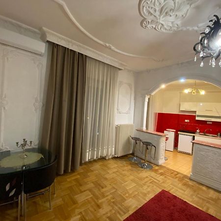 Apartment With Balcony And Ac Next To Danube Budapest Exterior photo