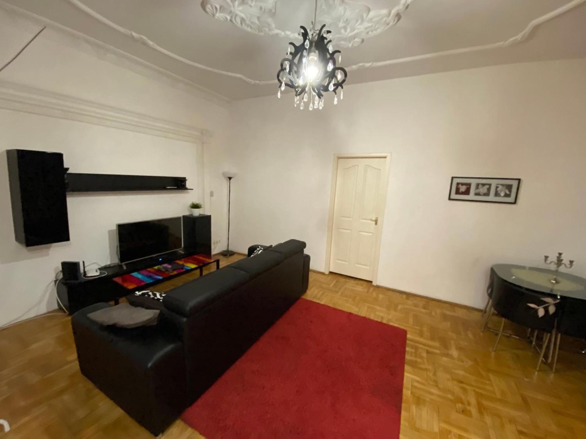 Apartment With Balcony And Ac Next To Danube Budapest Exterior photo